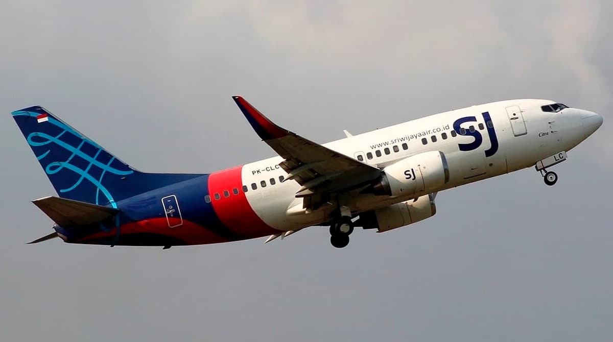 В Индонезии диспетчеры потеряли связь с пассажирским Boeing