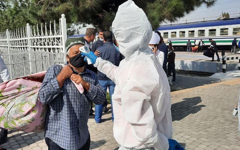 Ixtiyoriy ravishda paxta terish istagini bildirgan vodiyliklar Jizzaxga yo‘l oldi