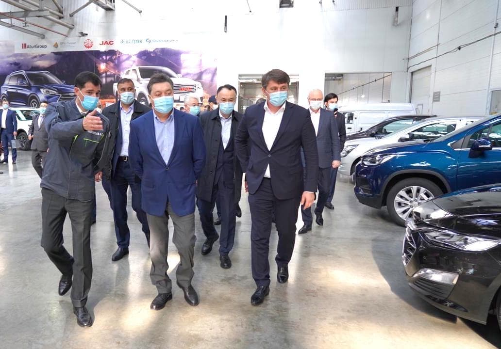 UzAuto Motors: Қозоғистон Бош вазири икки мамлакат автомобилсозлиги етакчилари билан учрашди