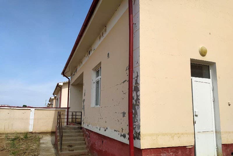 «UNIVERSAL SUG’URTA»: Бухоро ва Навоийдаги шамол, Сирдарёдаги сув тошқини зарарлари қопланмоқда
