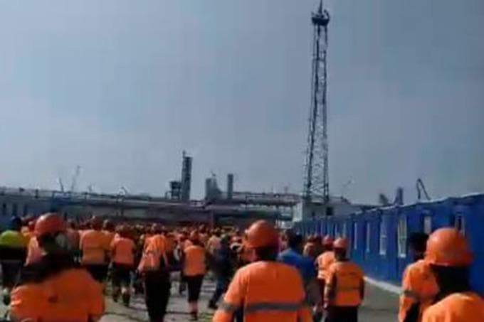 Бош консул Амурда жанжал кўтарган ўзбекистонлик ишчилар манфаатларини ҳимоя қилиш учун воқеа жойига борди