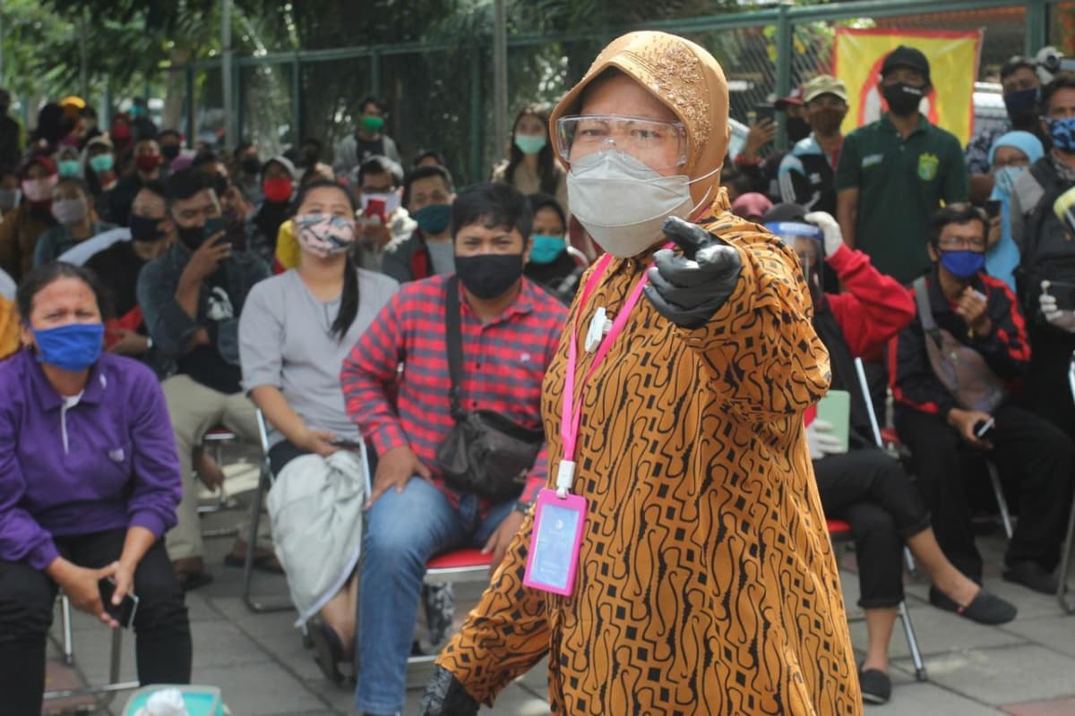 Indoneziyadagi shahar meri shifokorlar oldida tiz cho‘kdi