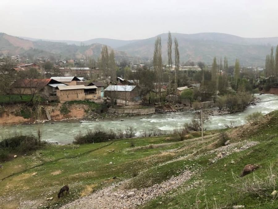 В зоне Чарвакского водохранилища начались рейды по выявлению незаконных построек