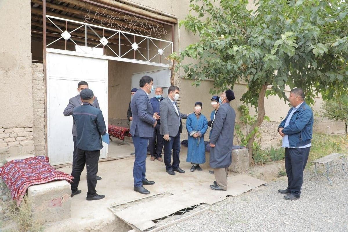 Namangan viloyati hokimi o‘zini yoqib yuborgan ayol xonadoniga bordi