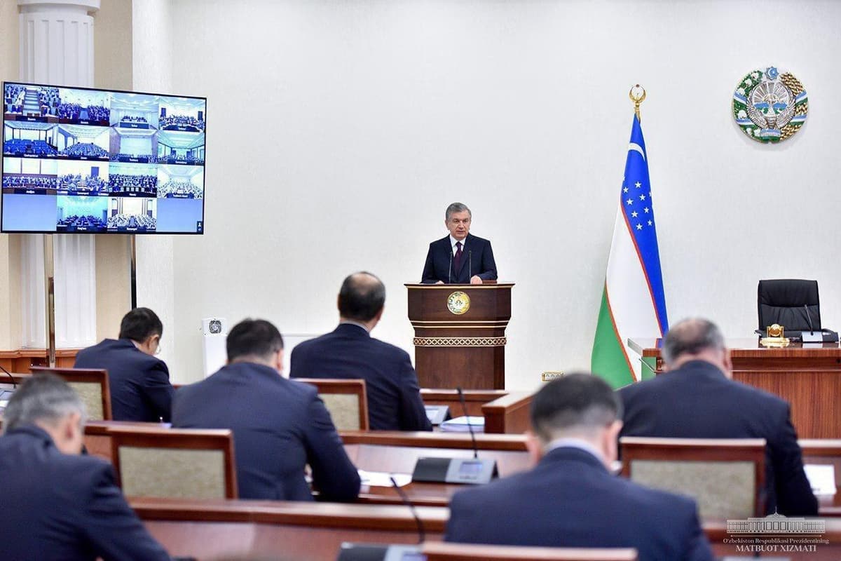 Президент потребовал от сотрудников ОВД и Нацгвардии вежливого отношения к населению
