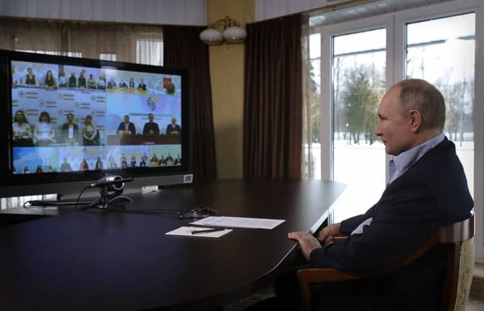 Putin unga tegishli ekani aytilgan saroy haqidagi surishtiruvga munosabat bildirdi