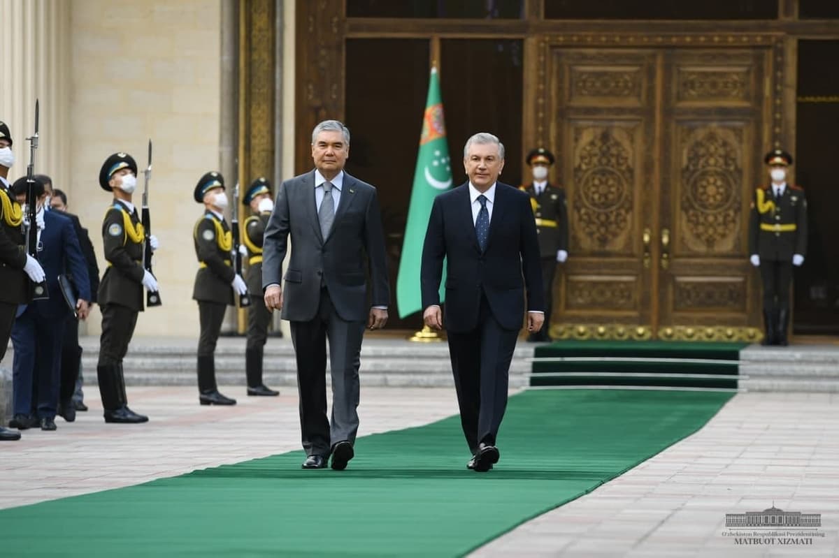 Shavkat Mirziyoyev, Gurbanguly Berdimuhamedow discuss issues of strengthening strategic partnership