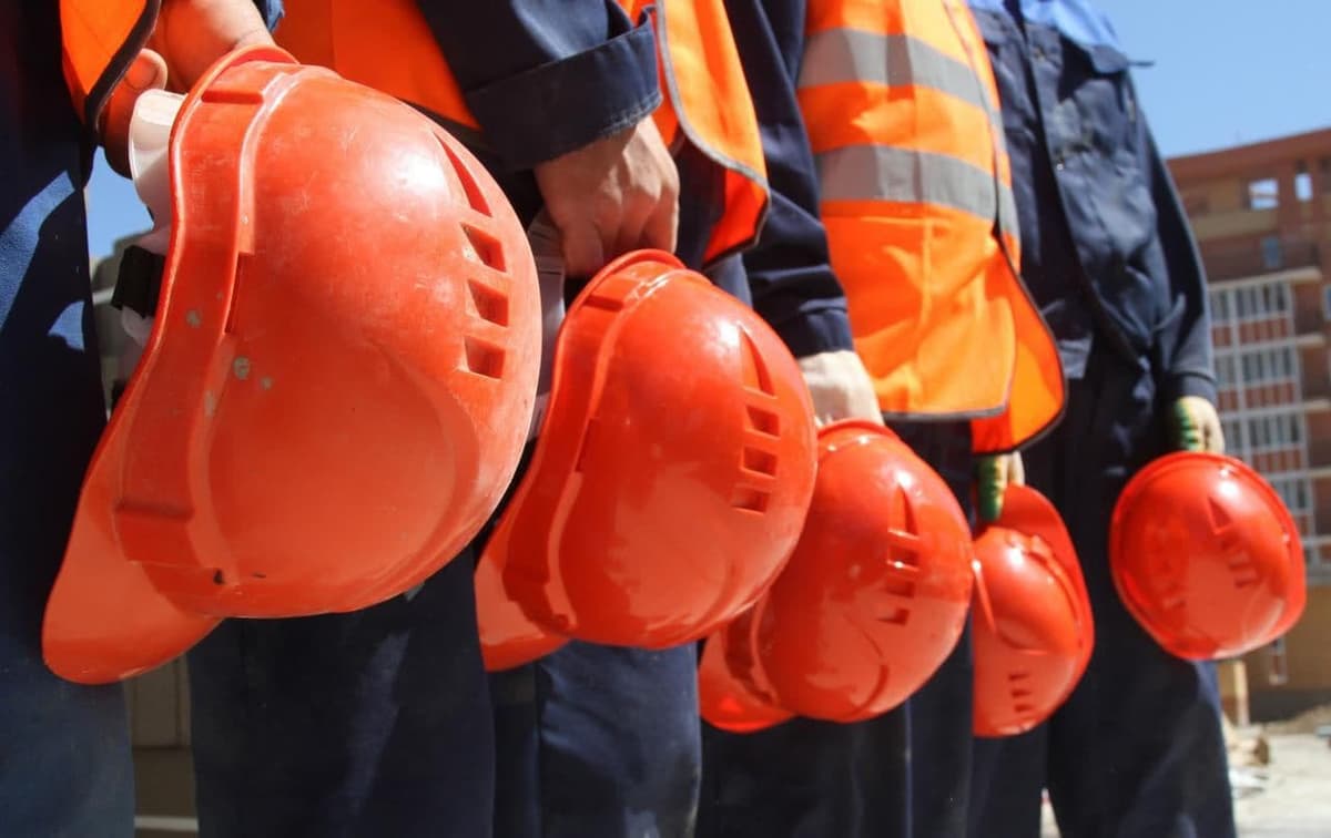 Xorijda 1,7 million o‘zbekistonlik mehnat muhojiri bor - Qonunchilik palatasi