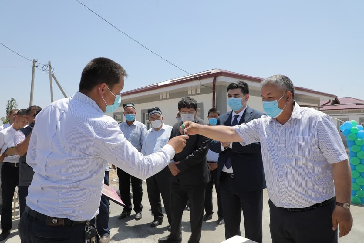 Sirdaryo viloyatida ta'lim darajasi yuqori bo‘lmagan maktabga boshqa hududdan kelib ishlayotgan o‘qituvchilarga uy berildi