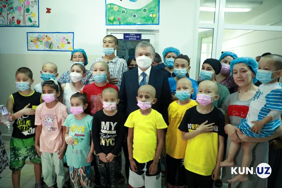 Shavkat Mirziyoyev Gematologiya markazidagi bolalar holidan xabar oldi