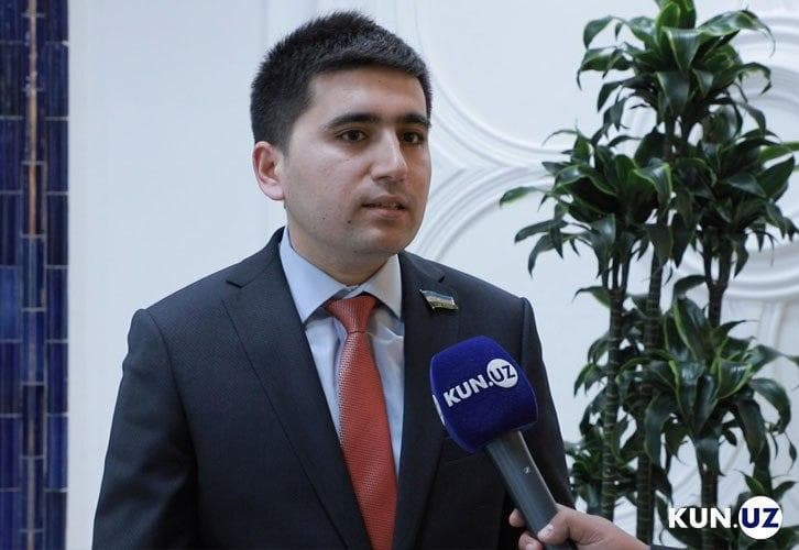 Дониёр Ганиев заявил, что его включили в «черный список» НТРК. Ранее он критиковал монополистов