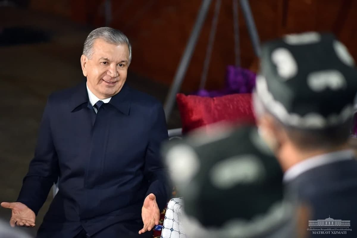 «Қандай ёқимли!» — президент масжиддан янграётган азон ҳақида