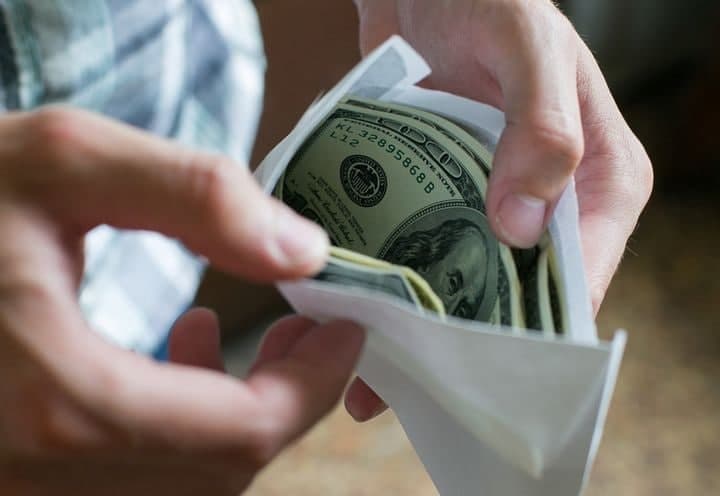 Buxoroda fuqaroni ishga joylashtirish evaziga 500 dollar olgan shaxsga jinoyat ishi qo‘zg‘atildi