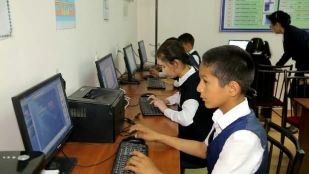 Maktabda internet sifati yaxshi bo‘lmasa nima qilish kerak? Vazir o‘rinbosari javob berdi