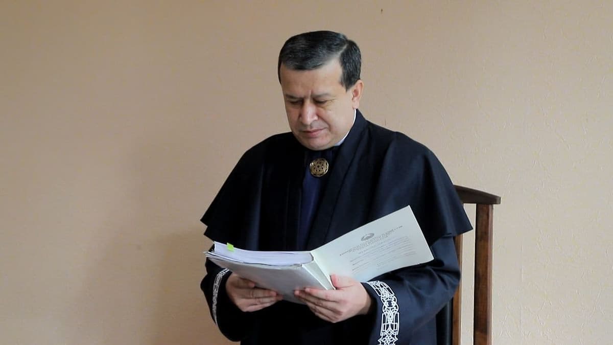Sudya: «Mahalliy kengash deputatlari sud raislari axborotini eshitishining nafi nolga teng»