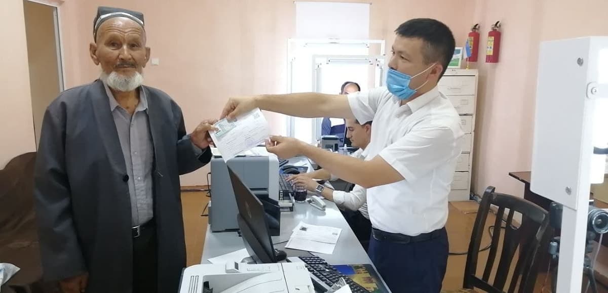 Qashqadaryoda 85 yoshli otaxonga 29 yildan so‘ng O‘zbekiston fuqaroligi berildi