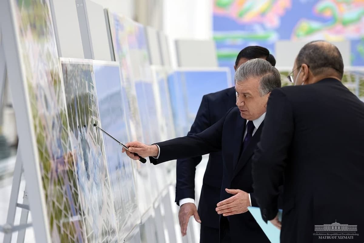 Shavkat Mirziyoyev Samarqandning turizm salohiyatini o‘stirishga oid taqdimot bilan tanishdi