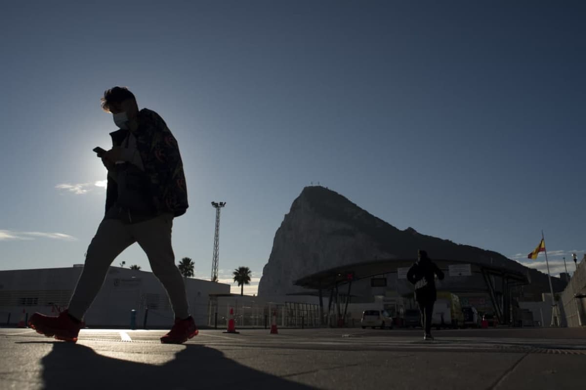 Gibraltar dunyoda birinchi bo‘lib koronavirusga qarshi emlashni yakunladi