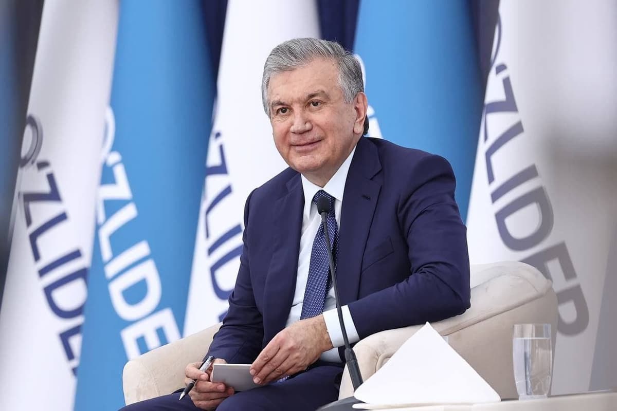 Шавкат Мирзиёев Туркистонда хориждан биринчи автомашина харид қилган Миркомил Мирмўминбоевни ёдга олди