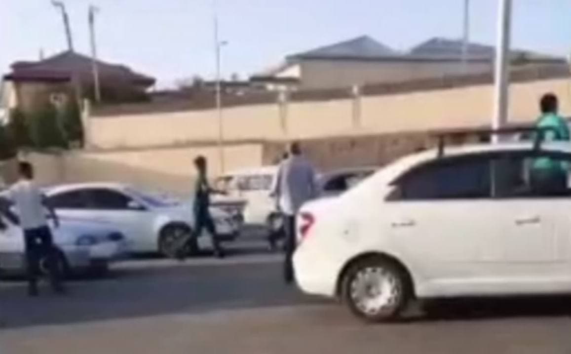 Samarqandda «Jiguli» yo‘l qurilishi ishchisini urib yubordi