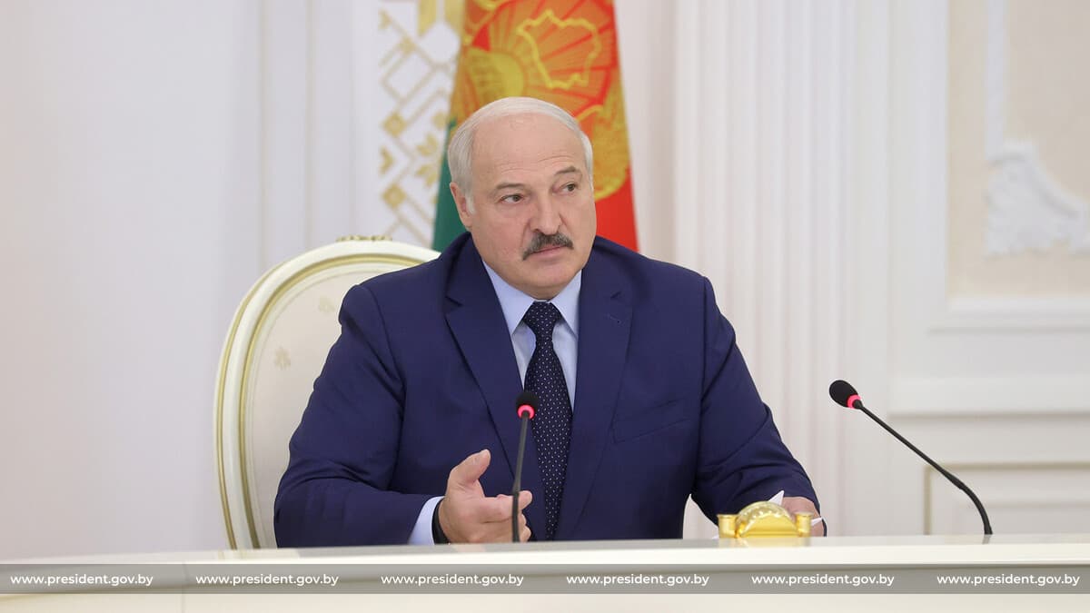 Лукашенко Беларусь Евроиттифоққа йўл олган мигрантларни тўхтатмаслигини айтди