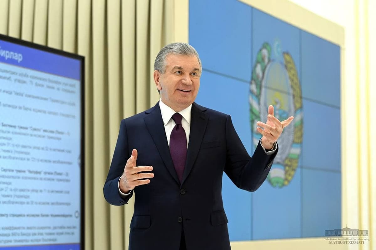 Мирзиёев ознакомился с презентацией проекта по модернизации системы теплоснабжения Ташкента