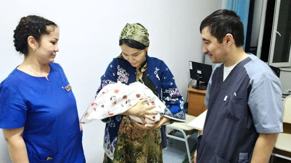 Buyrak transplantatsiyasini o‘tkazgan qoraqalpog‘istonlik ayol farzandli bo‘ldi