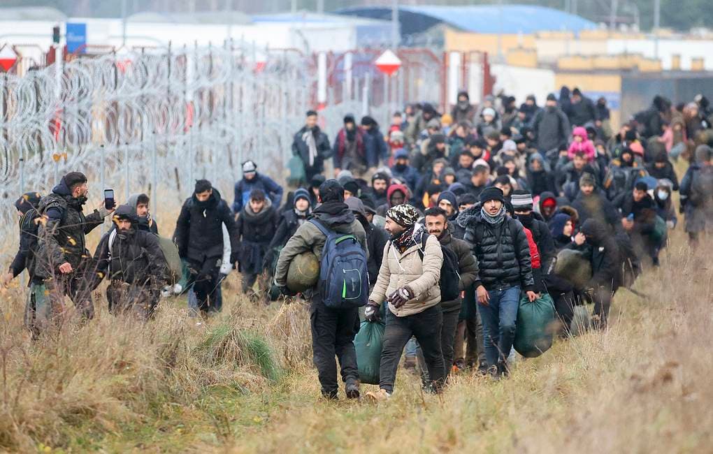Britaniya Belarus chegarasidagi migratsiya inqirozida Rossiyani aybladi