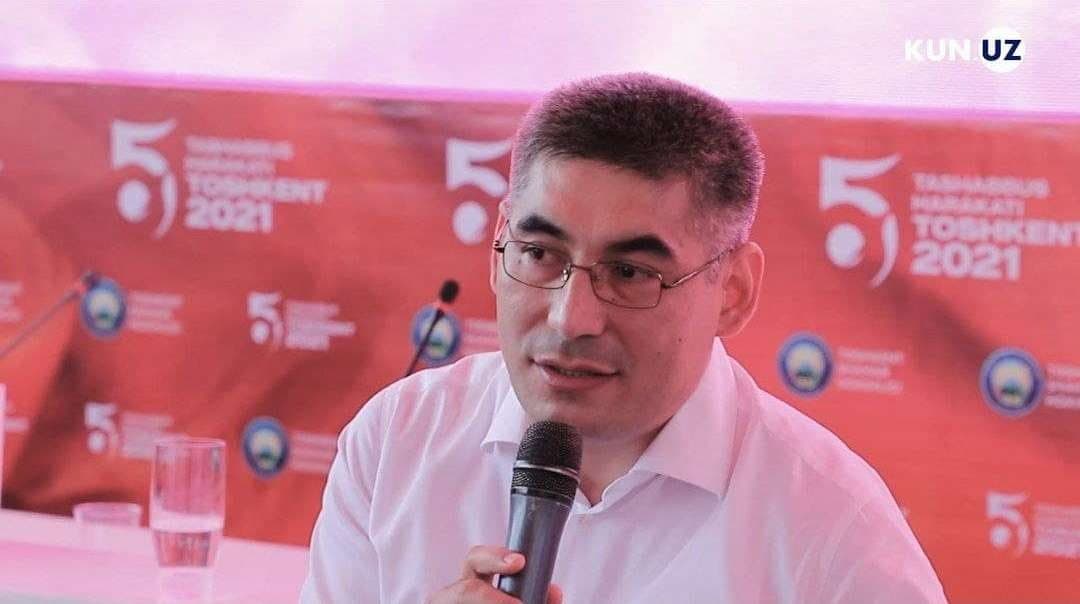 Sherzod Qudbiyev yoshlar bilan uchrashuvda QQS haqida so‘ragan jurnalistni etikaga rioya qilmaslikda aybladi