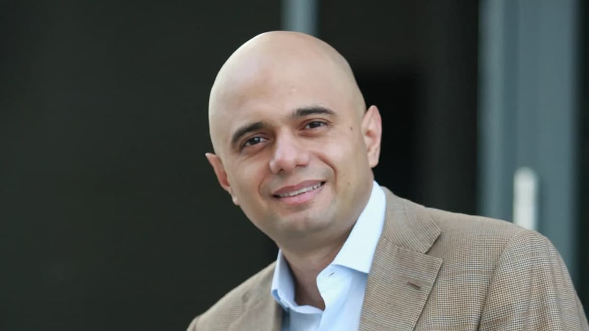 В Великобритании привившийся глава Минздрава заболел COVID-19