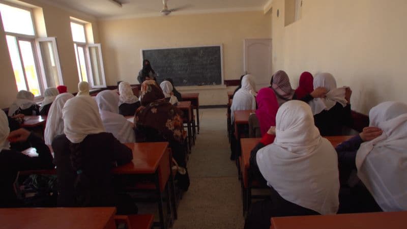 Afg‘oniston Ta'lim vazirligi erkak o‘qituvchilar va o‘quvchilarni maktablarga qaytishga chaqirdi