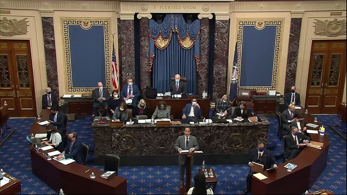 Senatorlar Trampga impichment e'lon qilishmadi