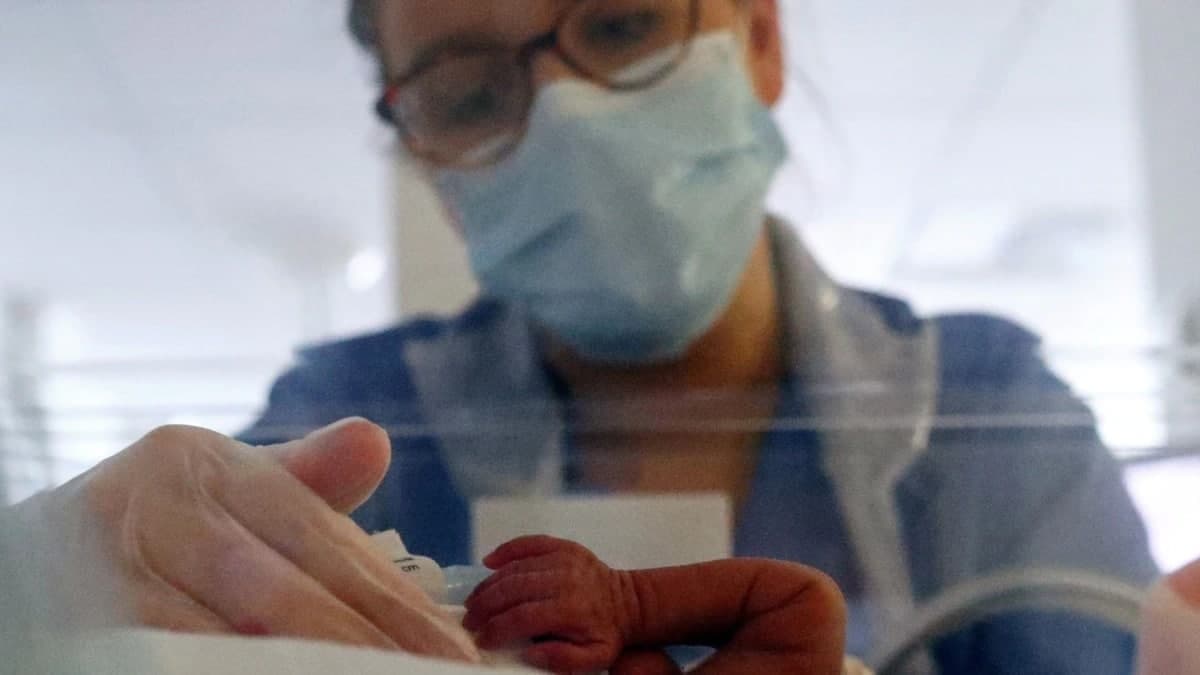 13 women with coronavirus give birth to babies