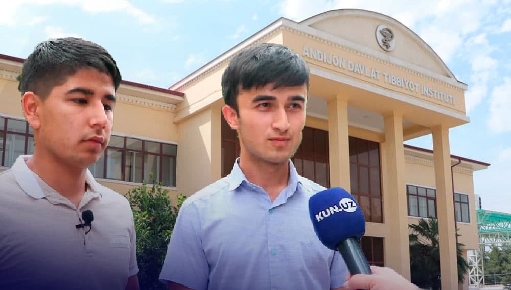 Grantga kirib, kontraktda o‘qiyotgan ikki talaba. Davlat qabul komissiyasi qonunni mensimayapti