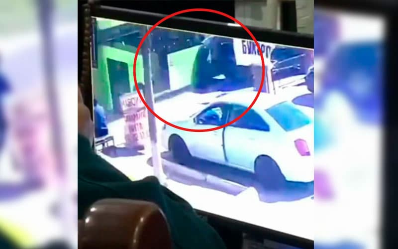 В Ташкенте автобус сбил пешехода, стоявшего на обочине дороги