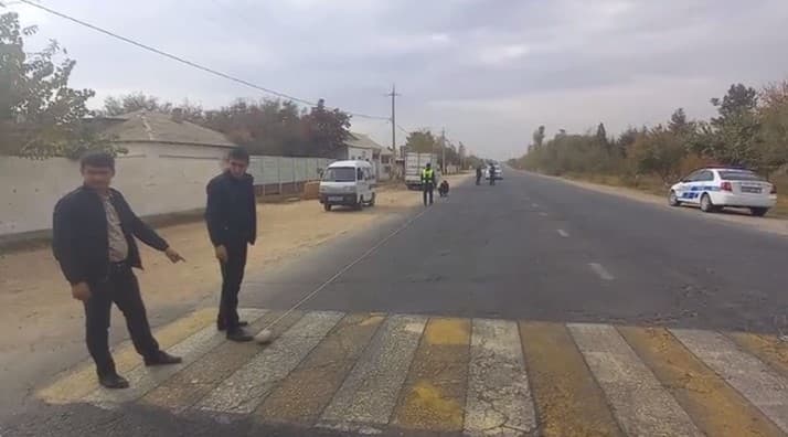Surxondaryoda Hyundai yuk mashinasi maktab oldidagi piyodalar yo‘lakchasida o‘quvchini urib yubordi. Jabrlanuvchi vafot etdi
