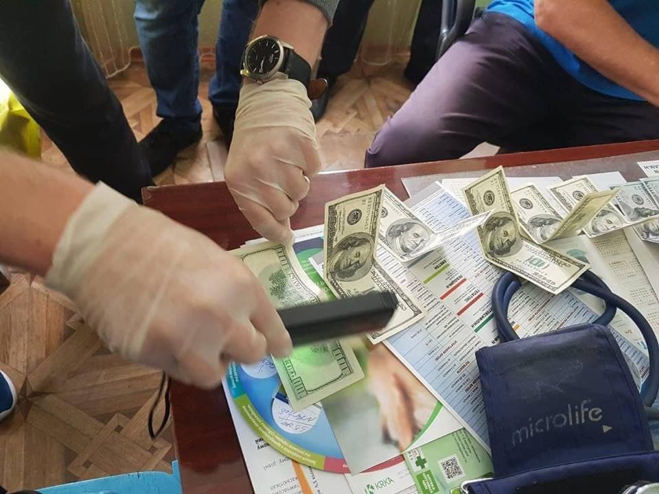 Buxoroda hokimlik zaxirasidagi yerni 8 000 dollarga sotmoqchi bo‘lgan shaxs qo‘lga olindi