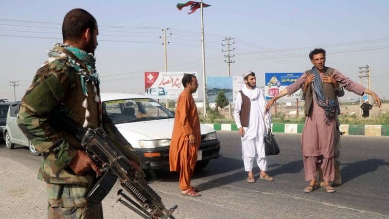 Afg‘oniston: Toliblar Eron bilan chegaradagi asosiy nazorat punktini egalladi, turkmanlar evakuatsiya ishlariga kirishgan