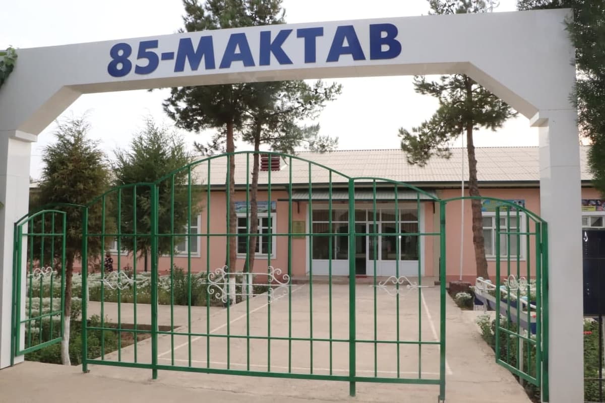 Kitobdagi maktab ta'miri uchun o‘qituvchilar va ota-onalardan pul yig‘ilgani aytildi