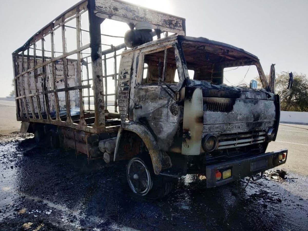 Jizzaxda «Kamaz» yuk mashinasi yonib ketdi