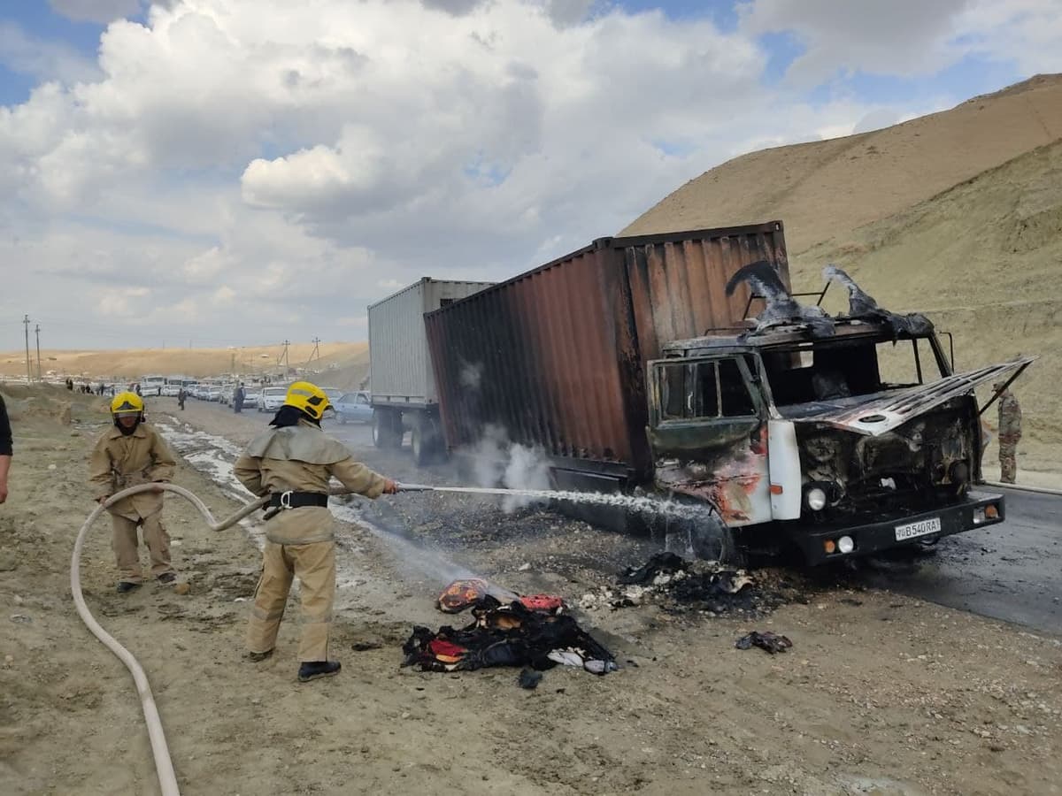 Qashqadaryoda «Kamaz» yuk mashinasi yonib ketdi