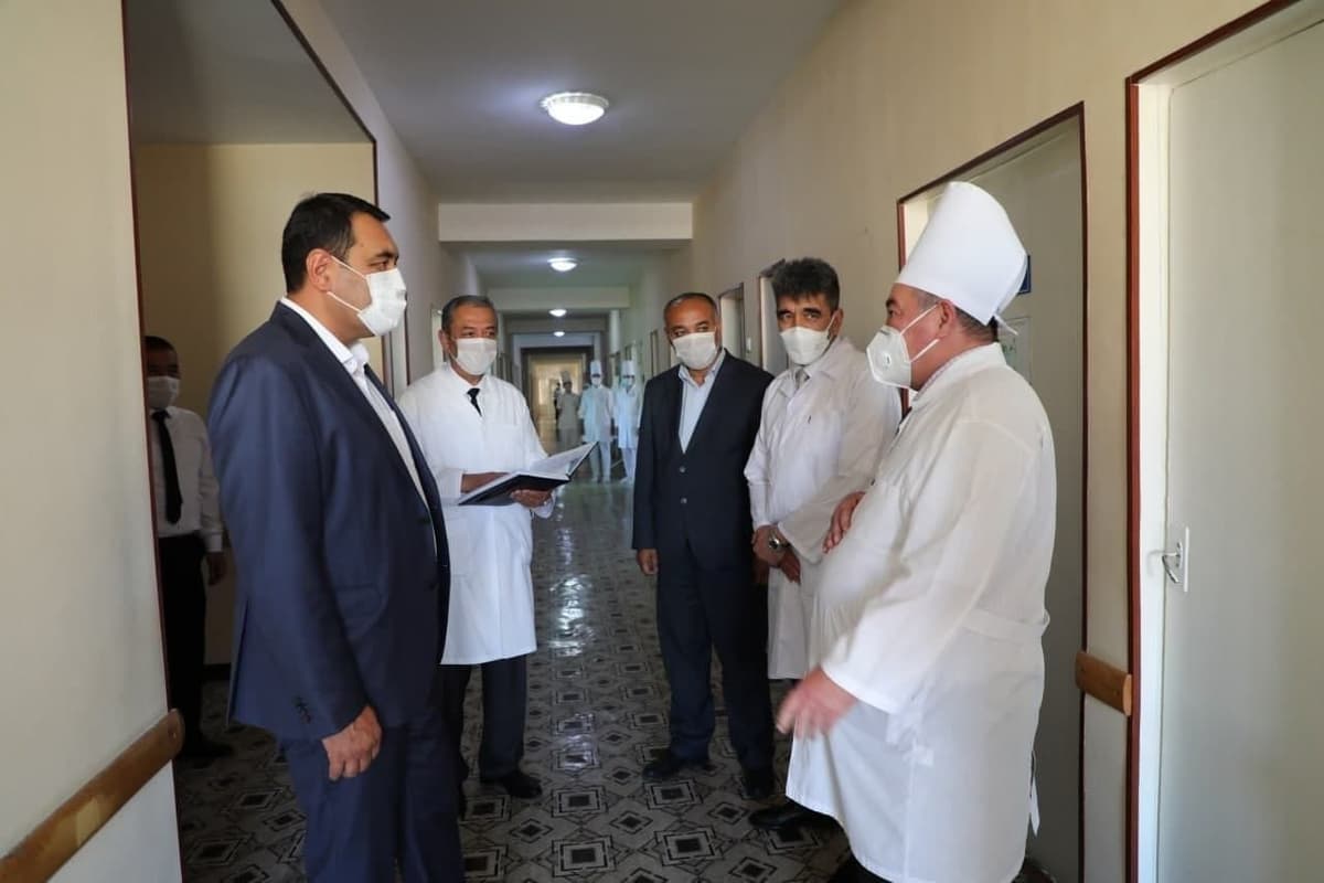 Xayrullo Bozorov Farg‘onadagi onkologiya shifoxonalariga 1,3 milliard so‘mlik tibbiyot jihozlarini topshirdi