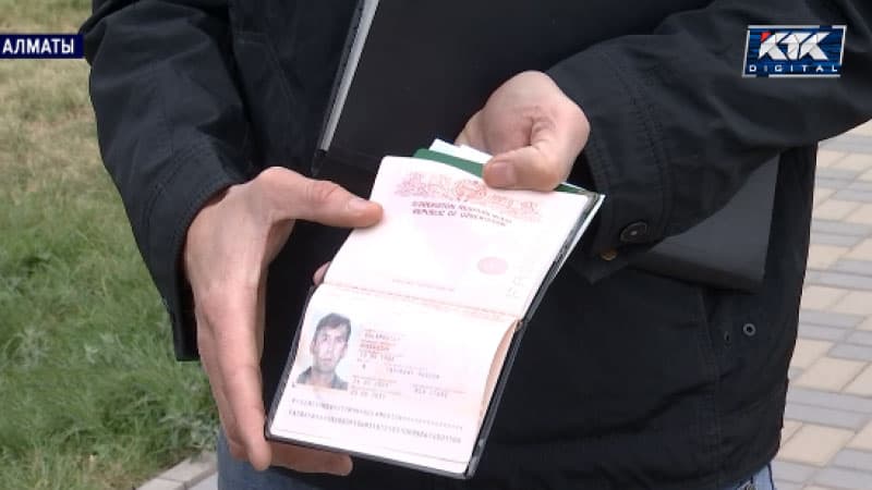 «Душили и били по почкам»: в Алматы мигрант из Узбекистана пожаловался на сотрудников полиции