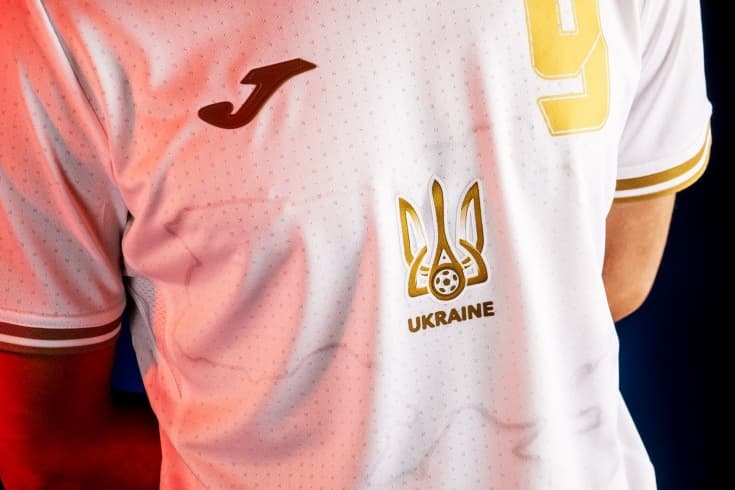 Ukrainaliklarning Yevro-2020 uchun formasida Qrim ifodalangan xarita aks etdi. Rossiyadagilar bundan norozi