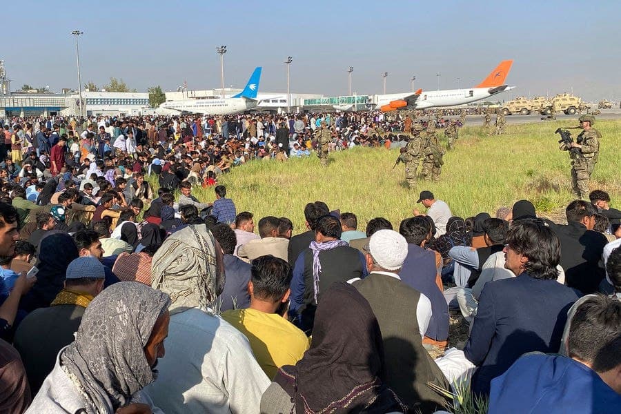 Britaniya Mudofaa vazirligi afg‘onlarga mamlakatdan qochish bo‘yicha ko‘rsatmalar beradi
