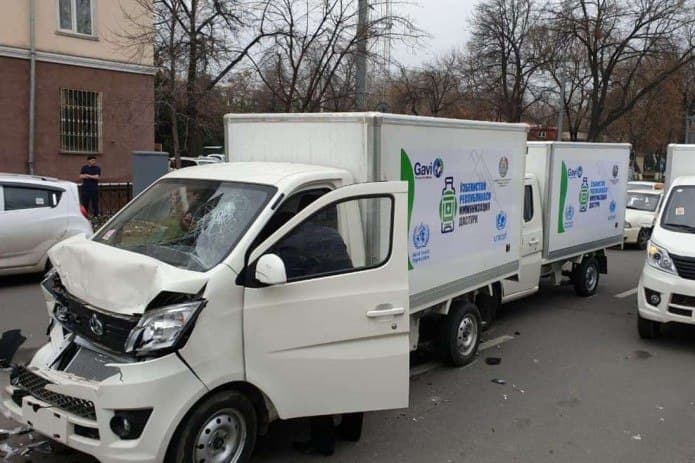 Toshkentda vaksina tashishga mo‘ljallangan maxsus avtomobillar YTHga uchradi