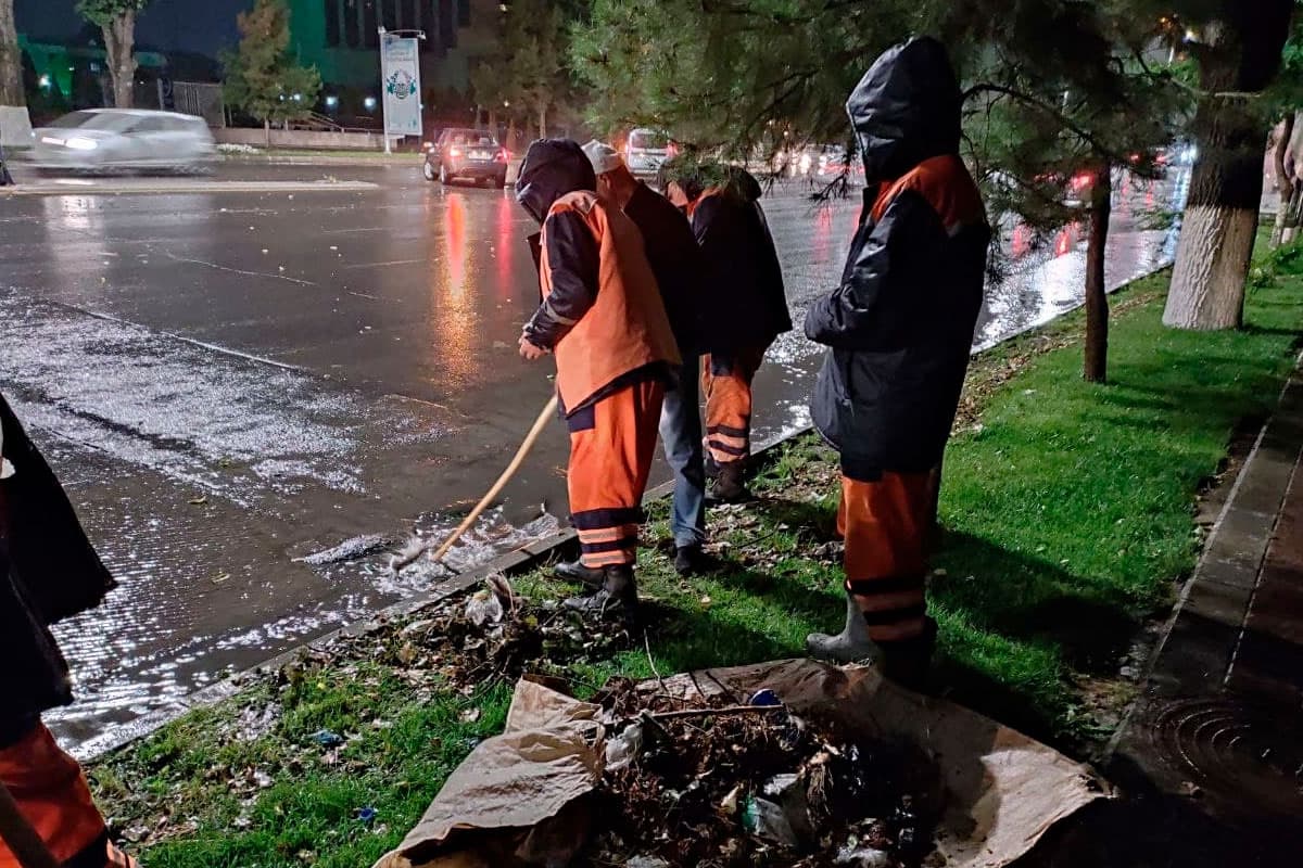 Toshkentda yomg‘ir vaqtida ko‘chalarda suv to‘planib qolishi chiqindilar tufayli yuz bergani aytildi
