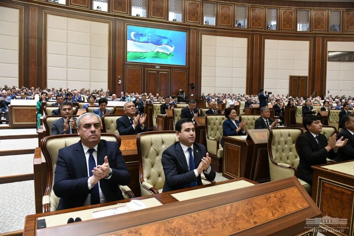 Shavkat Mirziyoyev: «Kelgusida davlat funksiyalarining katta qismi markazdan hududlarga o‘tkaziladi»