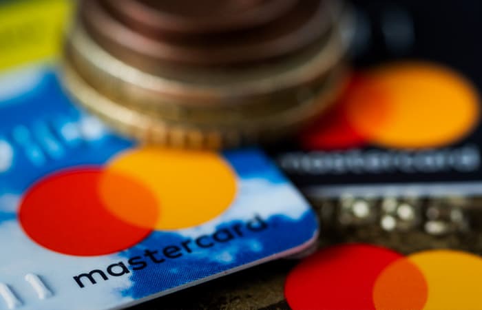 Ҳиндистонда MasterCard карталарини чиқариш тақиқлаб қўйилди
