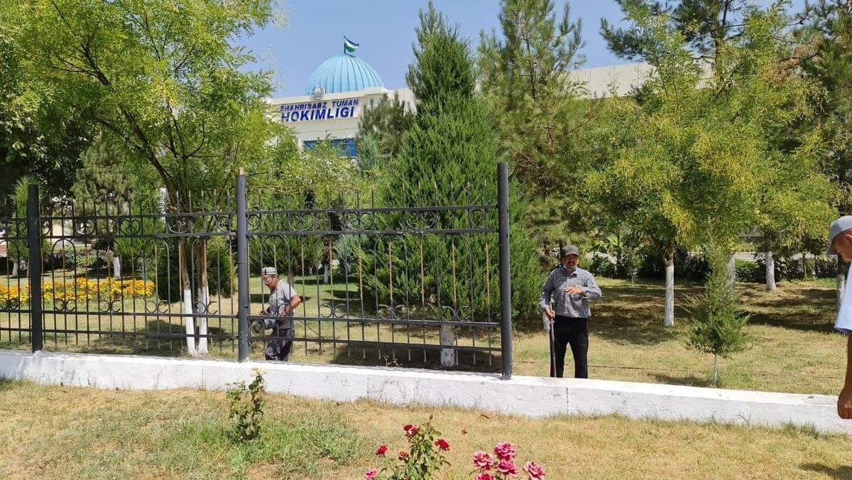 Вилоят ҳокими танқидидан сўнг Қашқадарёдаги айрим туман ҳокимликлари панжараларни олиб ташламоқда